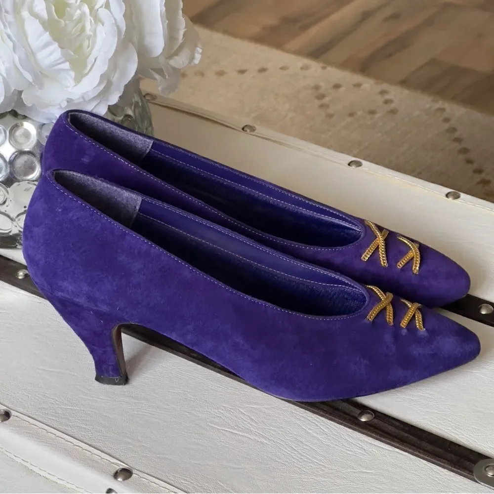 Carriage Court Vintage Blanche Purple Suede Upper Kitten Heel Shoes Size 6.5